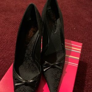 BCBG Molly-LF BLACK Logo Fabric Size 7.5 width M